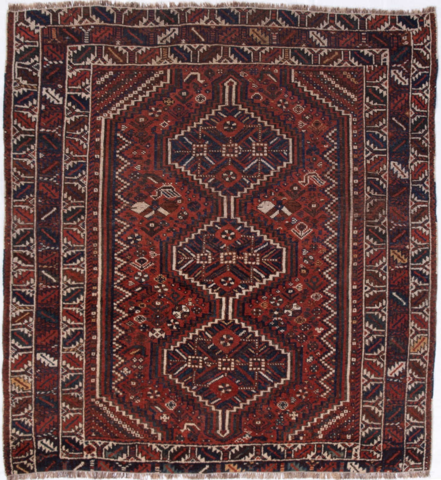 A Guide to Shiraz Rugs: The Essence of Nomadic Artistry – Little